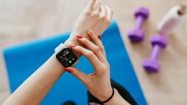 Smartwatch Features That Make Your Watch Incredibly Smarter